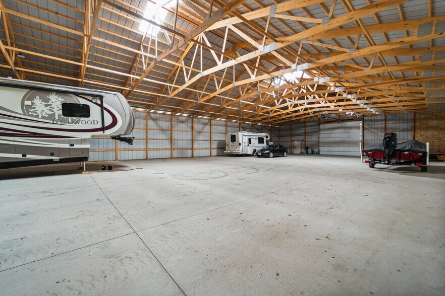 More Photos Of 2456 170th St, Fort Dodge Specialty For Sale