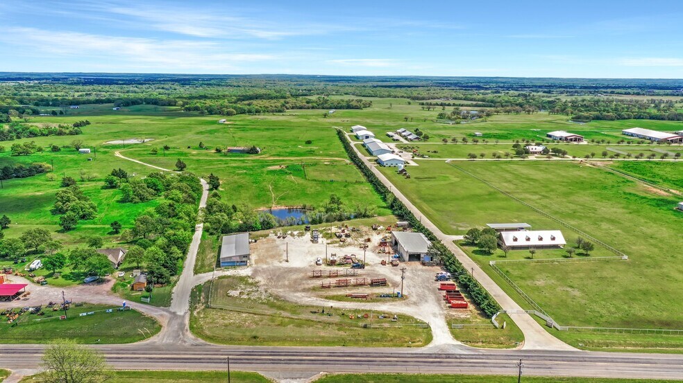 More Photos Of 23350 US Highway 377, Whitesboro Flex For Sale
