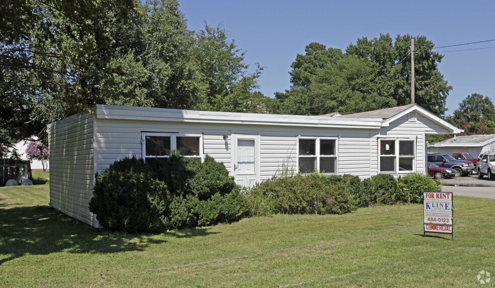 More Photos Of 3000 Victory Blvd, Portsmouth Office For Sale