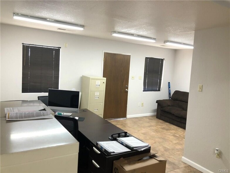 More Photos Of 29 E Cone Ave, Merced Office For Lease