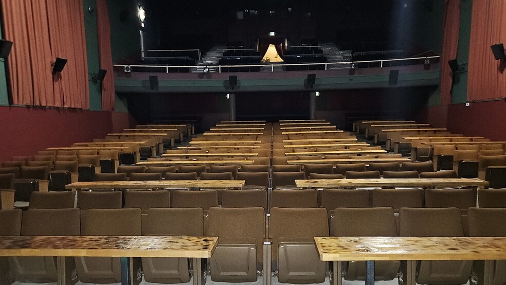 More Photos Of 214 Pacific Ave, Kelso General Retail For Sale