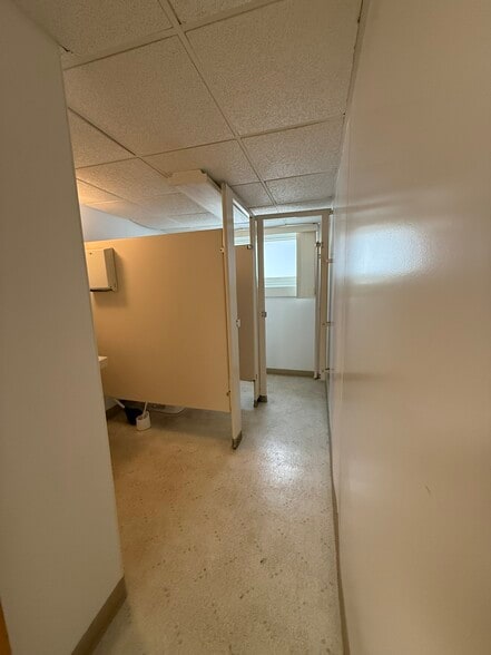 More Photos Of 584 Wyoming Ave, Kingston Medical For Sale