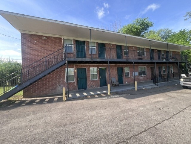 More Photos Of 957 Wellington St, Memphis Apartments For Sale