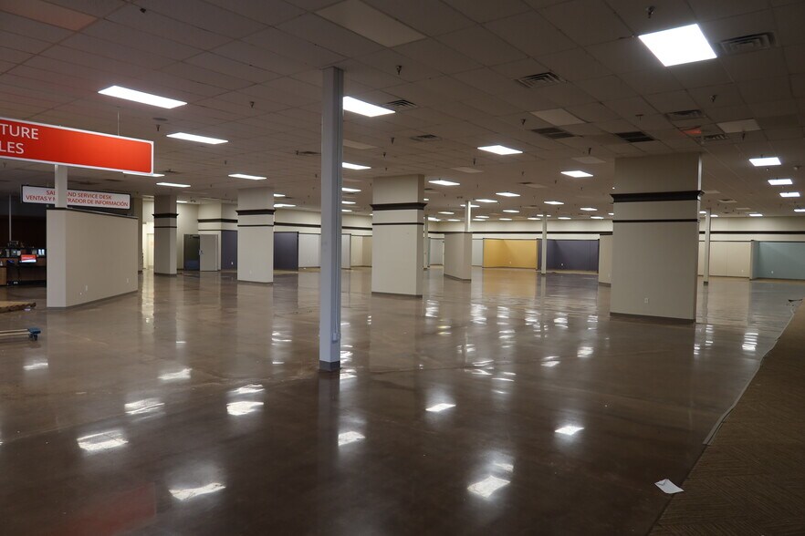 More Photos Of 4326 Dowlen Rd, Beaumont General Retail For Lease