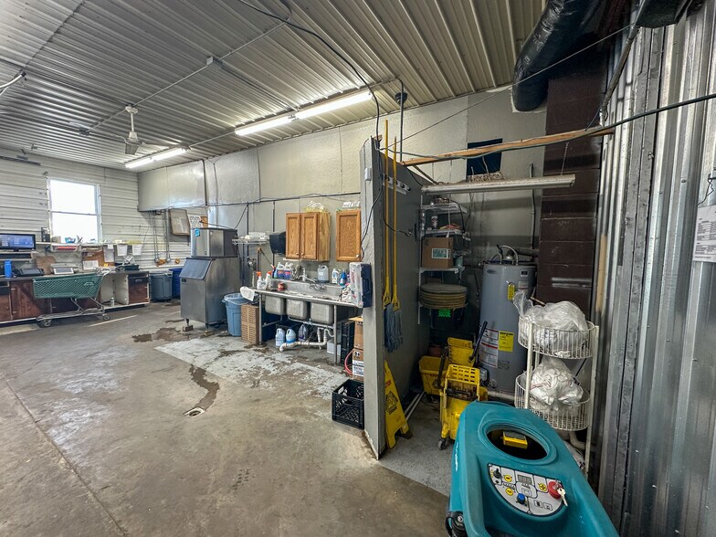More Photos Of 6839 Outer Rd, Mountain Grove Supermarket For Sale