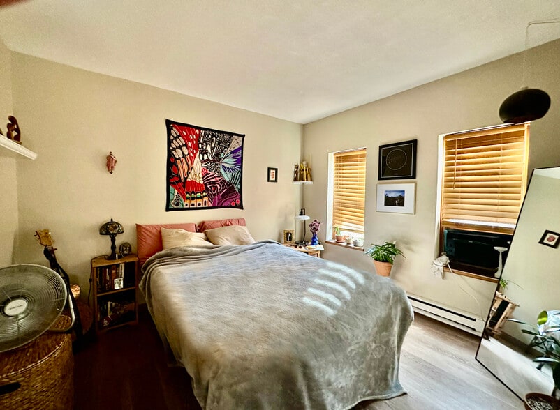 More Photos Of 18 Orchard St, Northampton Apartments For Sale