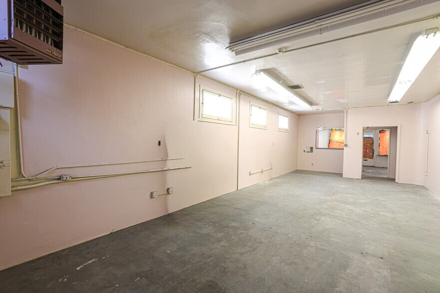 More Photos Of 2117-2119 E 7th St, Long Beach Storefront Retail Residential For Sale