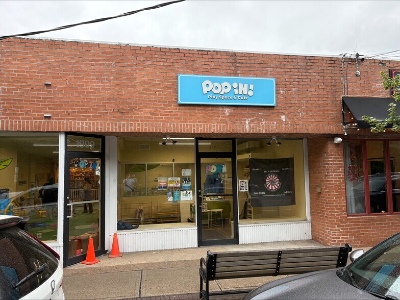 Primary Photo Of 1995-1999 Palmer Ave, Larchmont Storefront For Lease