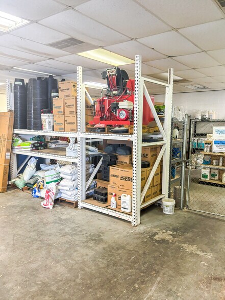 More Photos Of 338 Breesport St, San Antonio Service For Lease