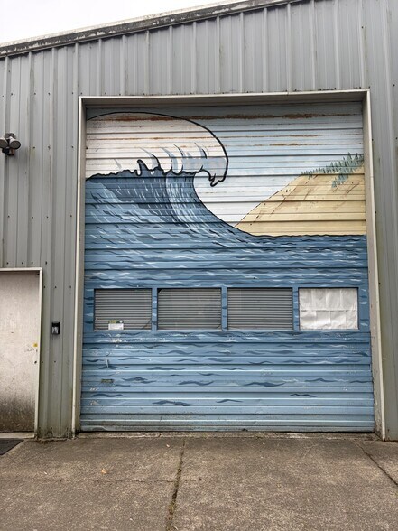 More Photos Of 3001 SW Highway 101, Lincoln City Warehouse For Lease
