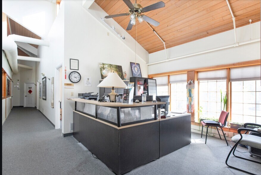 More Photos Of 3808 N Tamiami Trl, Sarasota Medical For Sale