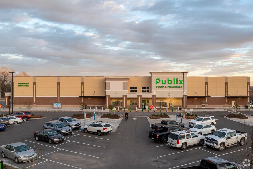 More Photos Of 4293 S Shades Crest Rd, Hoover Supermarket For Lease