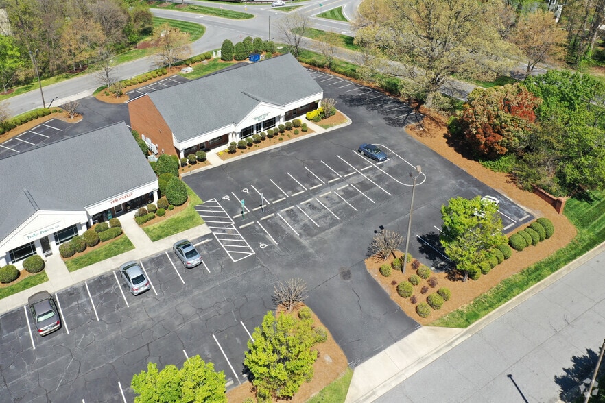 More Photos Of 5500 Adams Farm Ln, Greensboro Medical For Sale