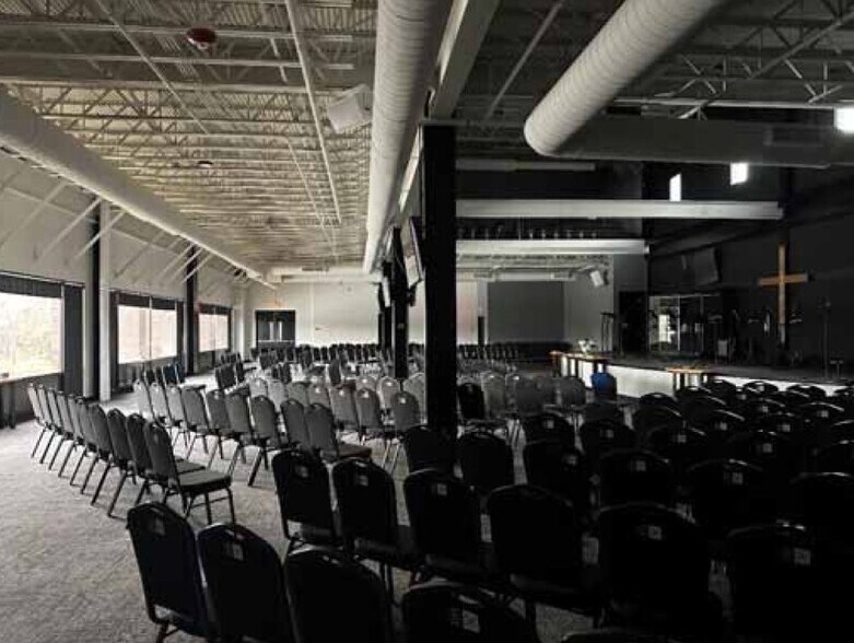 More Photos Of 3500 Riverside Dr, Macon-Bibb Religious Facility For Sale