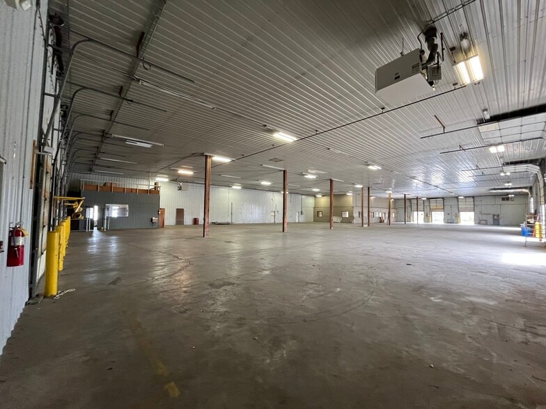 More Photos Of 2529 W Ferguson Rd, Fort Wayne Warehouse For Lease