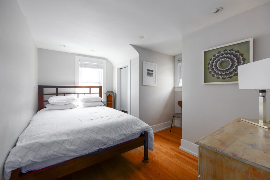 More Photos Of 8 Tannery Brook Rd, Woodstock Specialty For Sale