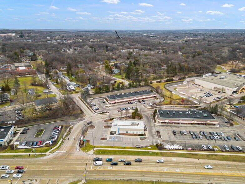 More Photos Of 712 Northwest Hwy, Fox River Grove Medical For Sale