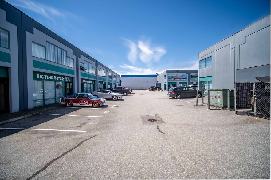 More Photos Of 20172 113 B Ave, Maple Ridge Light Manufacturing For Sale