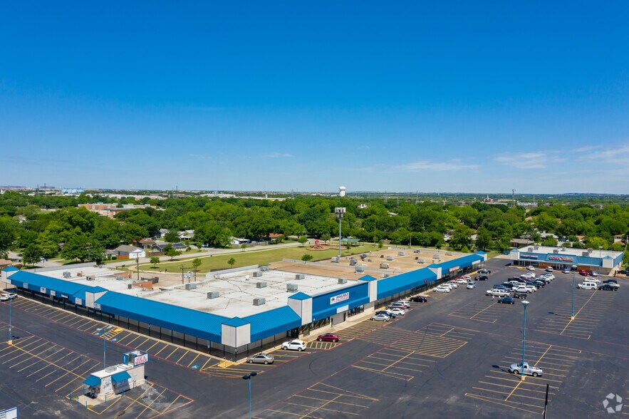 More Photos Of 4105-4121 Denton Hwy, Haltom City Unknown For Lease