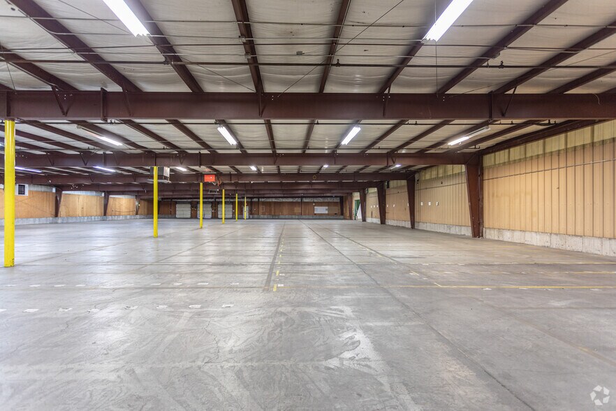 More Photos Of 225 E 900 S, Provo Manufacturing For Lease