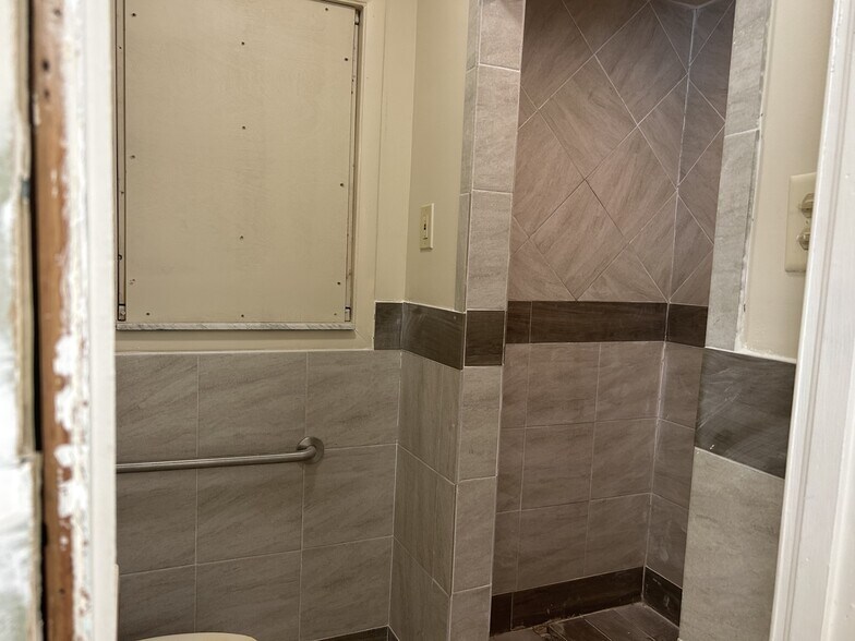 More Photos Of 2626 Reid St, Palatka Freestanding For Sale