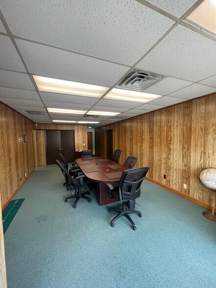More Photos Of 2730 Lexington Ave, Mansfield Office For Lease