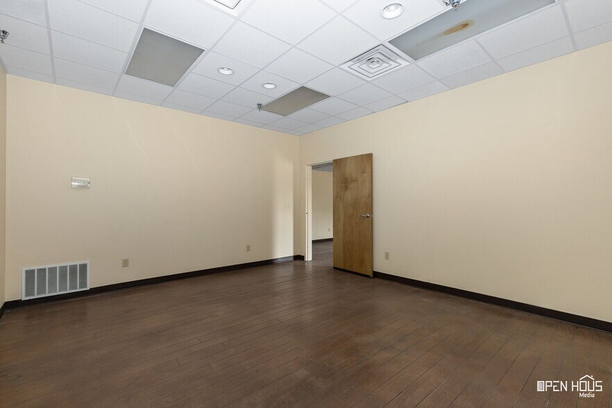 More Photos Of 2200 5th St, Wichita Falls Warehouse For Sale