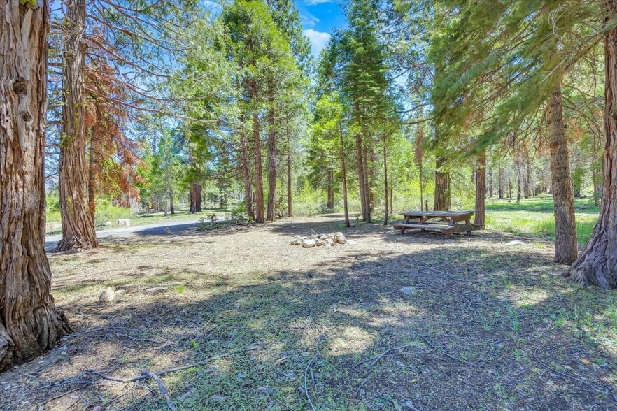 More Photos Of 1 State Hwy 108, Pinecrest Hotel For Sale