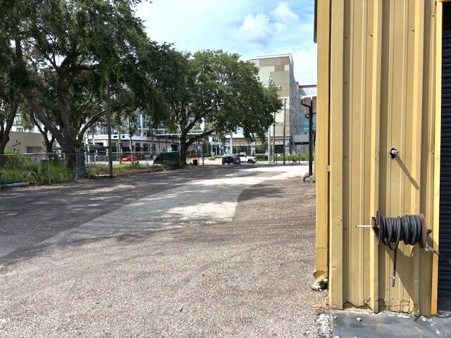 More Photos Of 3642 W Cypress St, Tampa Light Manufacturing For Lease
