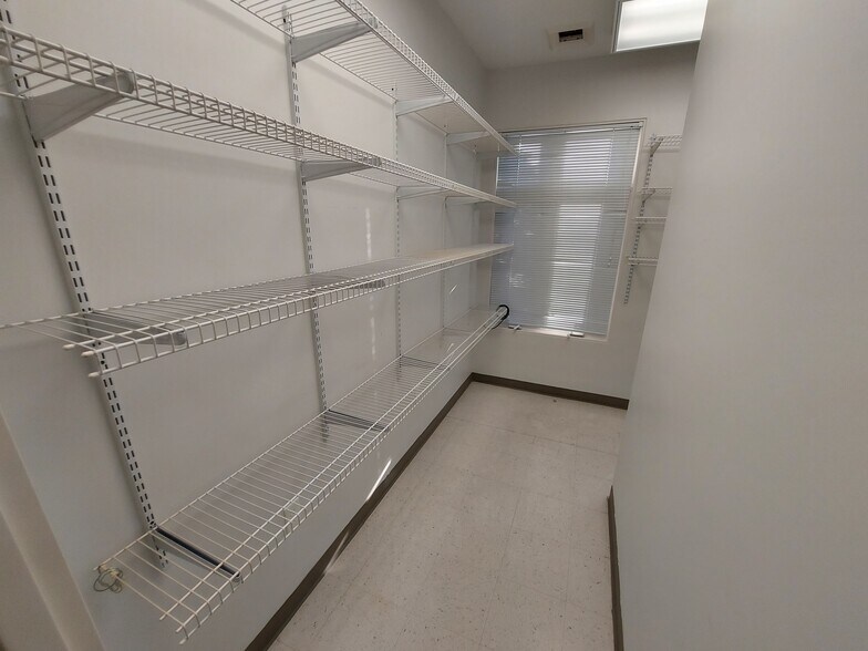 More Photos Of 5015 Southpark Dr, Durham Medical For Lease