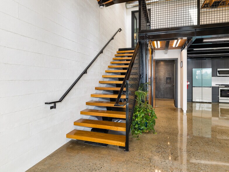 More Photos Of 131 Eucalyptus Dr, El Segundo Office For Lease