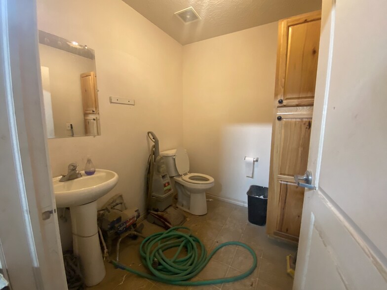 More Photos Of 1096 N 450 W, Springville Light Manufacturing For Sale