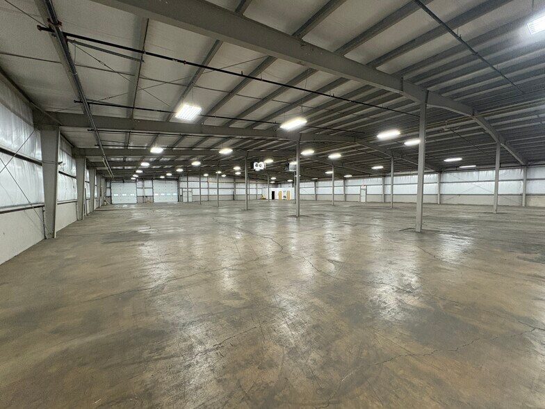 More Photos Of 140 Wilson Rd, Bentleyville Light Distribution For Lease