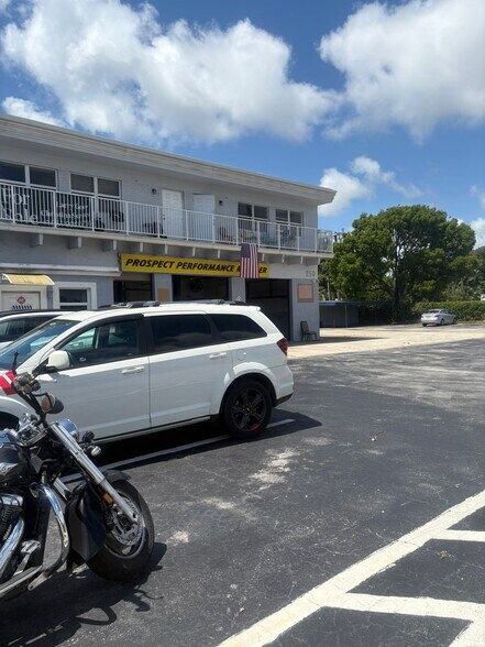More Photos Of 250 NE 44th St, Oakland Park Auto Repair For Sale