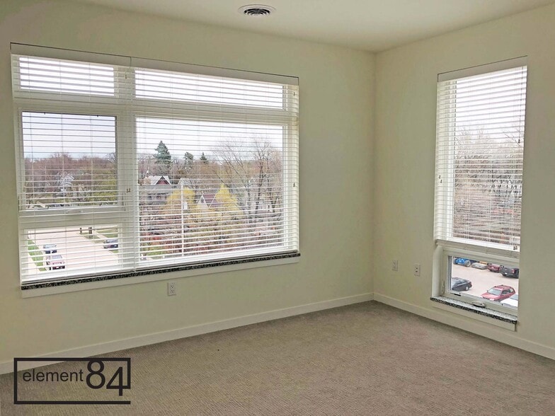 More Photos Of 1482 S 84th St, West Allis Apartments For Lease