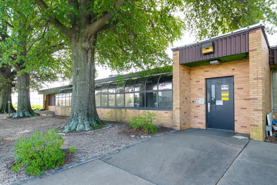 More Photos Of 3405 Commerce Rd, Richmond Warehouse For Sale