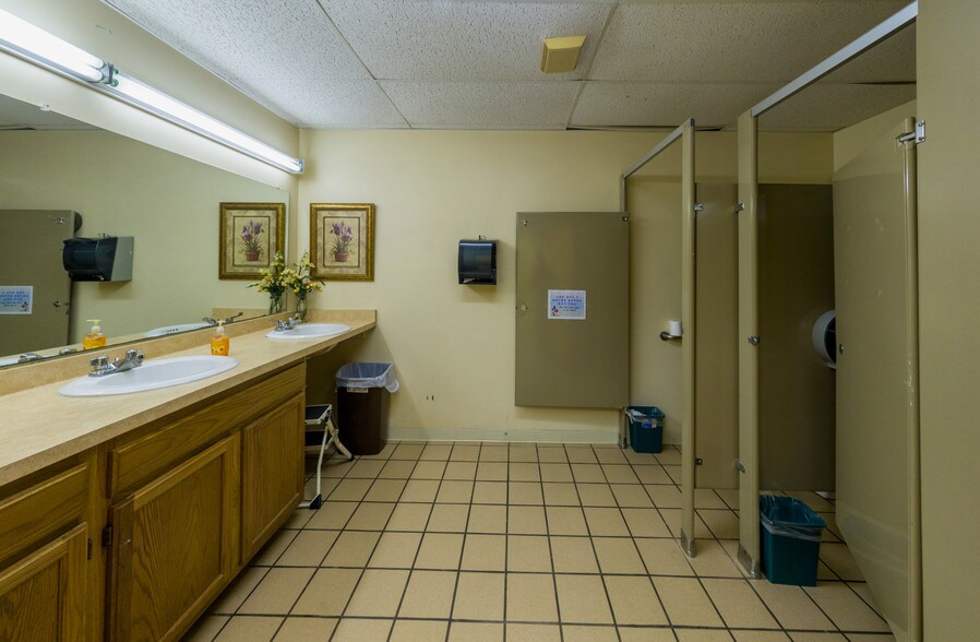 More Photos Of 1274 Penfield Center Rd, Penfield Religious Facility For Sale