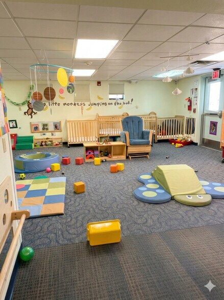 More Photos Of 115 E Tonto St, Phoenix Daycare Center For Lease