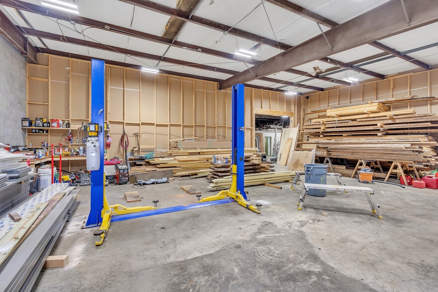 More Photos Of 1827 Killingsworth Rd, Augusta Warehouse For Lease