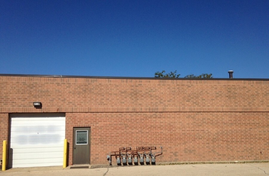 More Photos Of 578 Rock Rd, East Dundee Warehouse For Lease