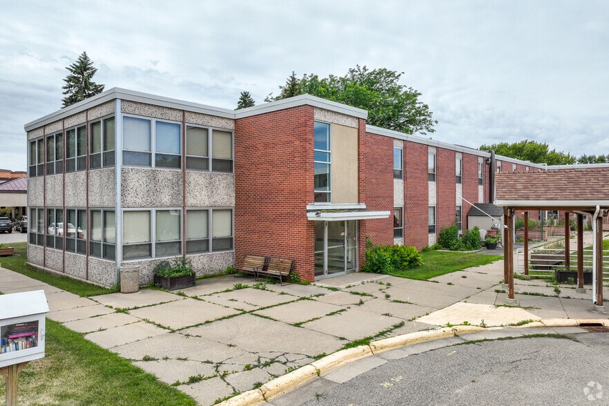 More Photos Of 901 Luther Pl, Albert Lea Skilled Nursing Facility For Sale