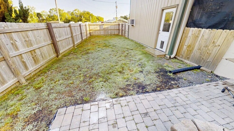 More Photos Of 17897 US-31, Vinemont General Retail For Sale