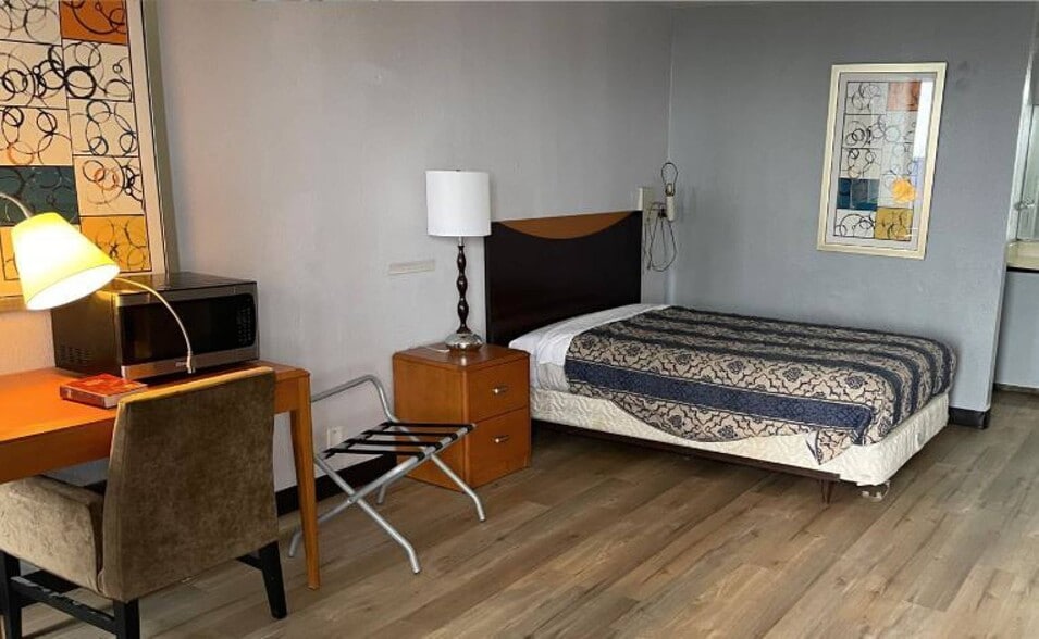 More Photos Of 2400 Executive Park NW, Cleveland Hotel For Sale