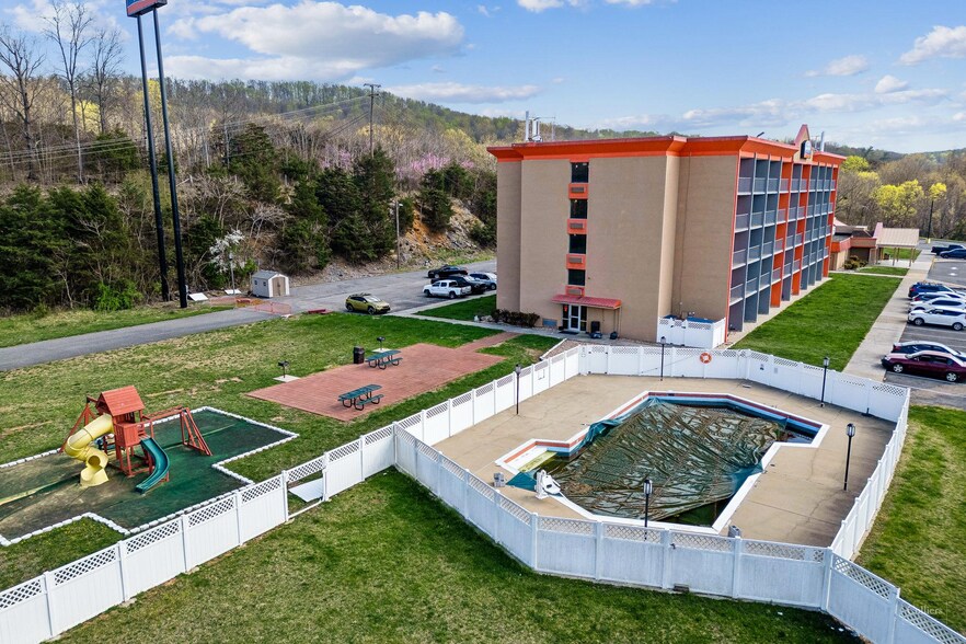 More Photos Of 2836 N Lee Hwy, Lexington Hotel For Sale