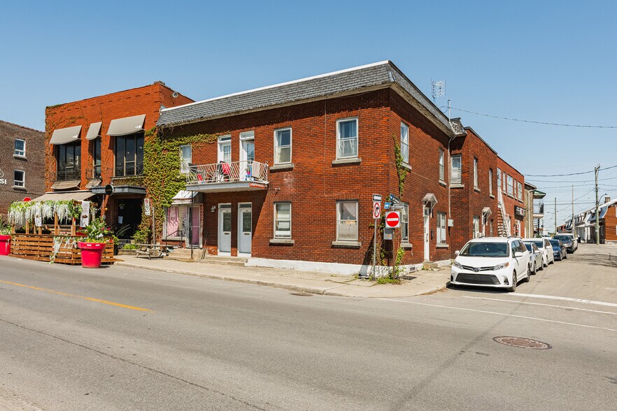 More Photos Of , Montréal General Retail For Sale