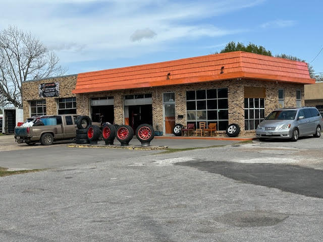 More Photos Of 1000 N Alexander Dr, Baytown Freestanding For Sale