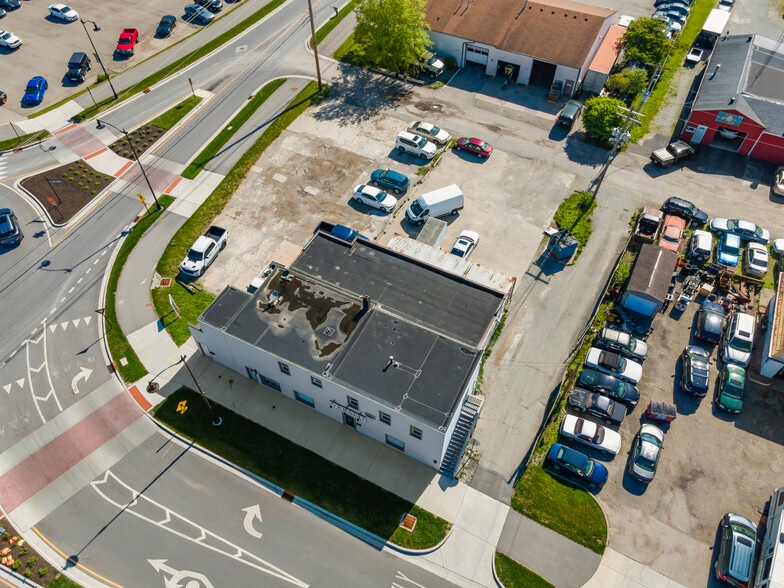 More Photos Of 10567 N College Ave, Carmel Storefront Retail Office For Lease