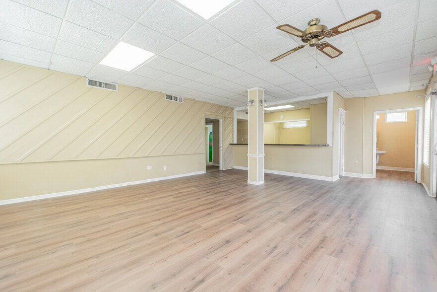 More Photos Of 1306 13th St, Bridgeport Office For Sale