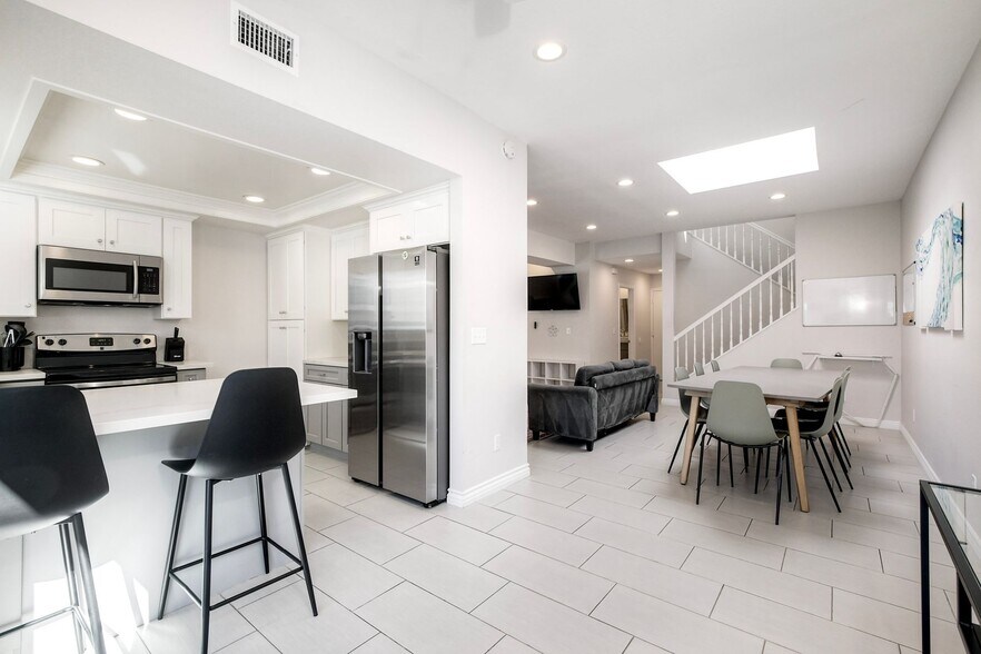 More Photos Of 6809 Corintia St, Carlsbad Multifamily For Sale