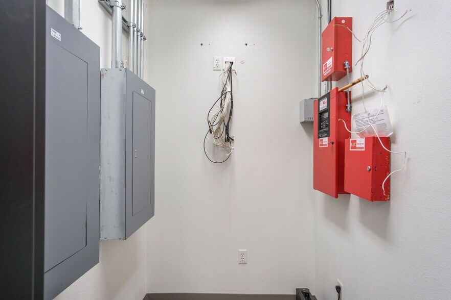 More Photos Of 1982 Crows Landing rd, Modesto Industrial For Sale